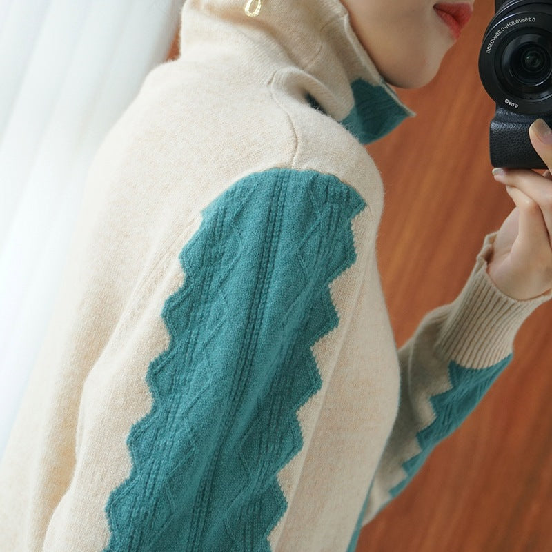 Women's premium turtleneck sweater made of fine knit with centered lace cable structure Chichicherry