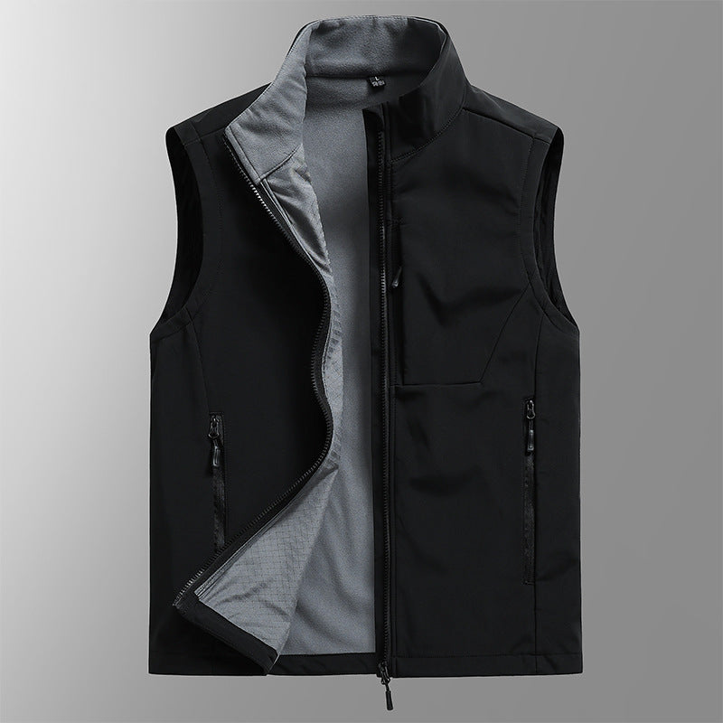 Men's Breathable Softshell Vest with Thermal Fleece Lining and Concealed Zip Pockets Chichicherry