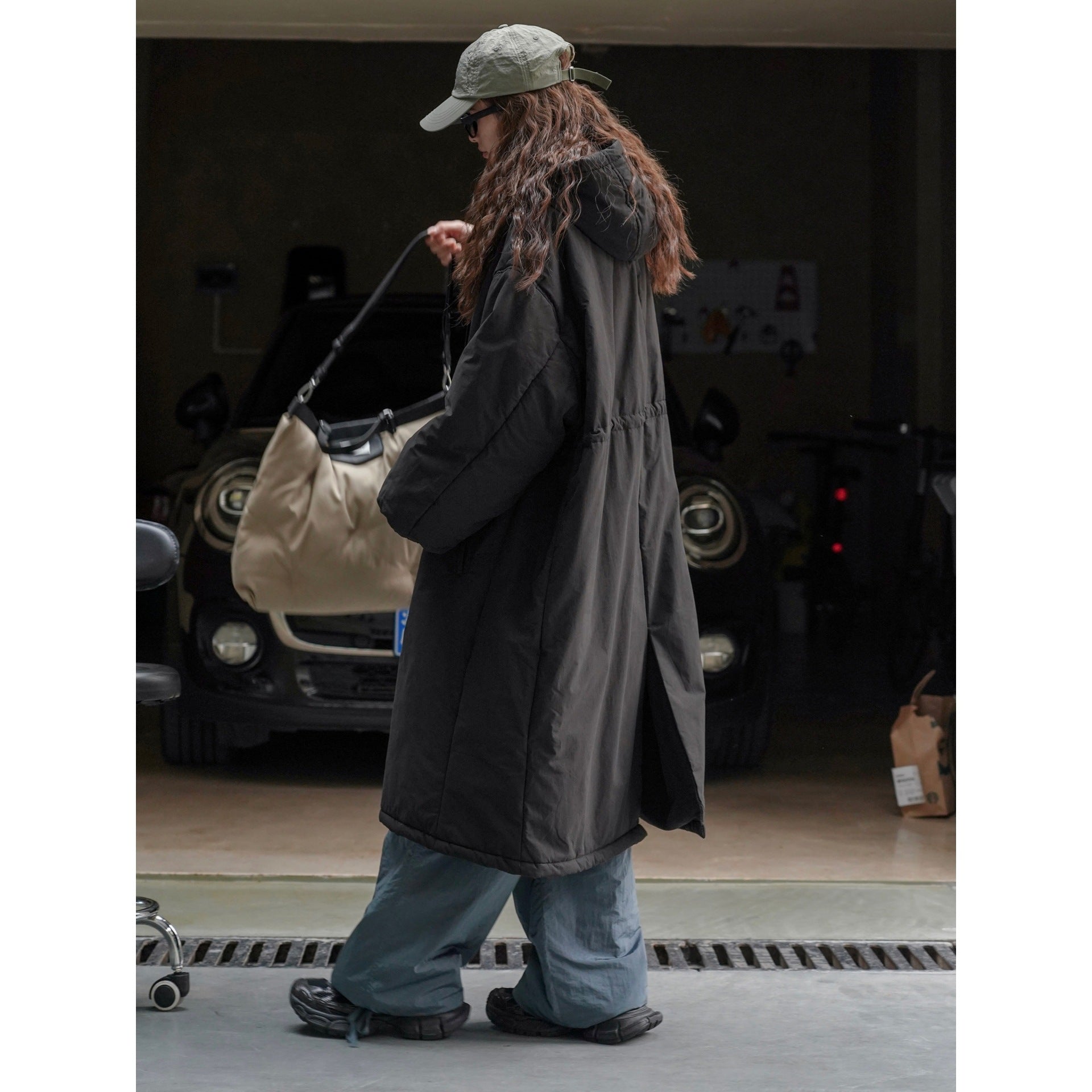 Women oversized padded long parka with drawstring and stand-up collar Chichicherry