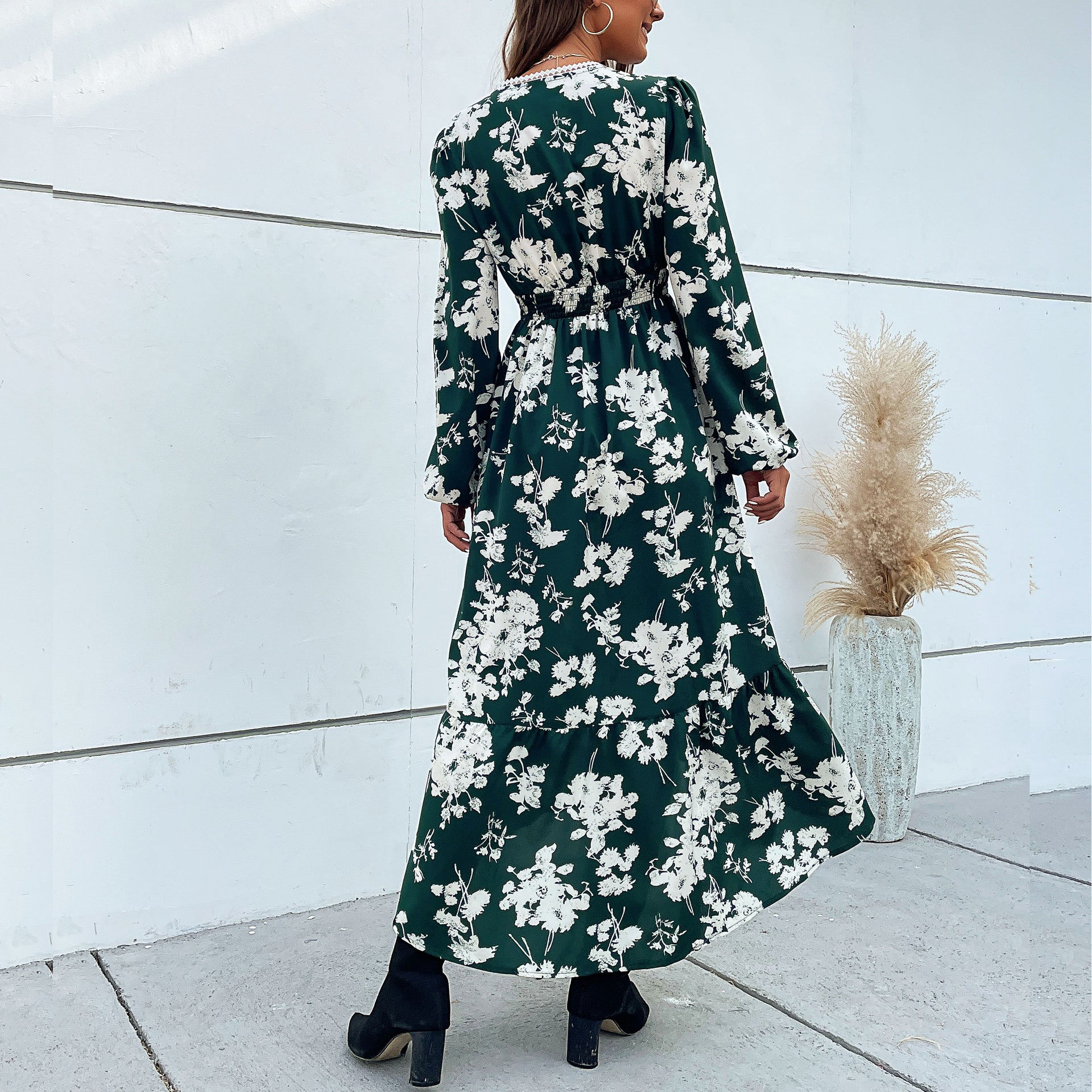 Women's Floral Midi Dress with V-Neck, Lace Trim and Waist-Defining Wrap Look Chichicherry