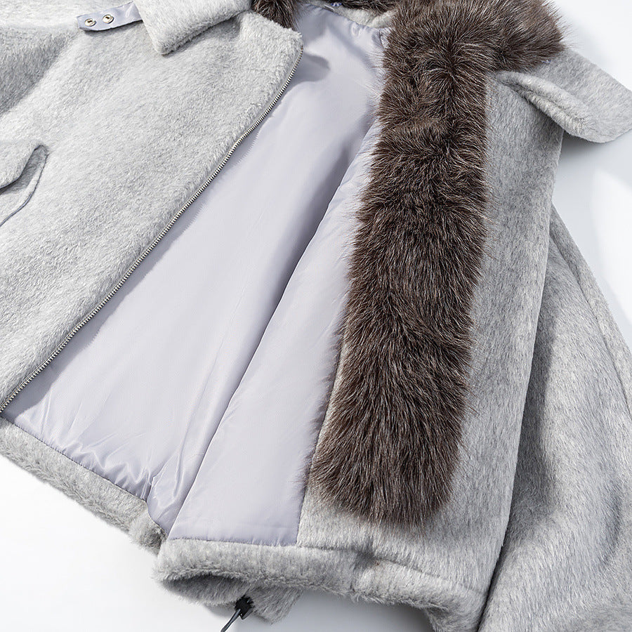 Women's short jacket with voluminous faux fur collar and oversized cut Chichicherry