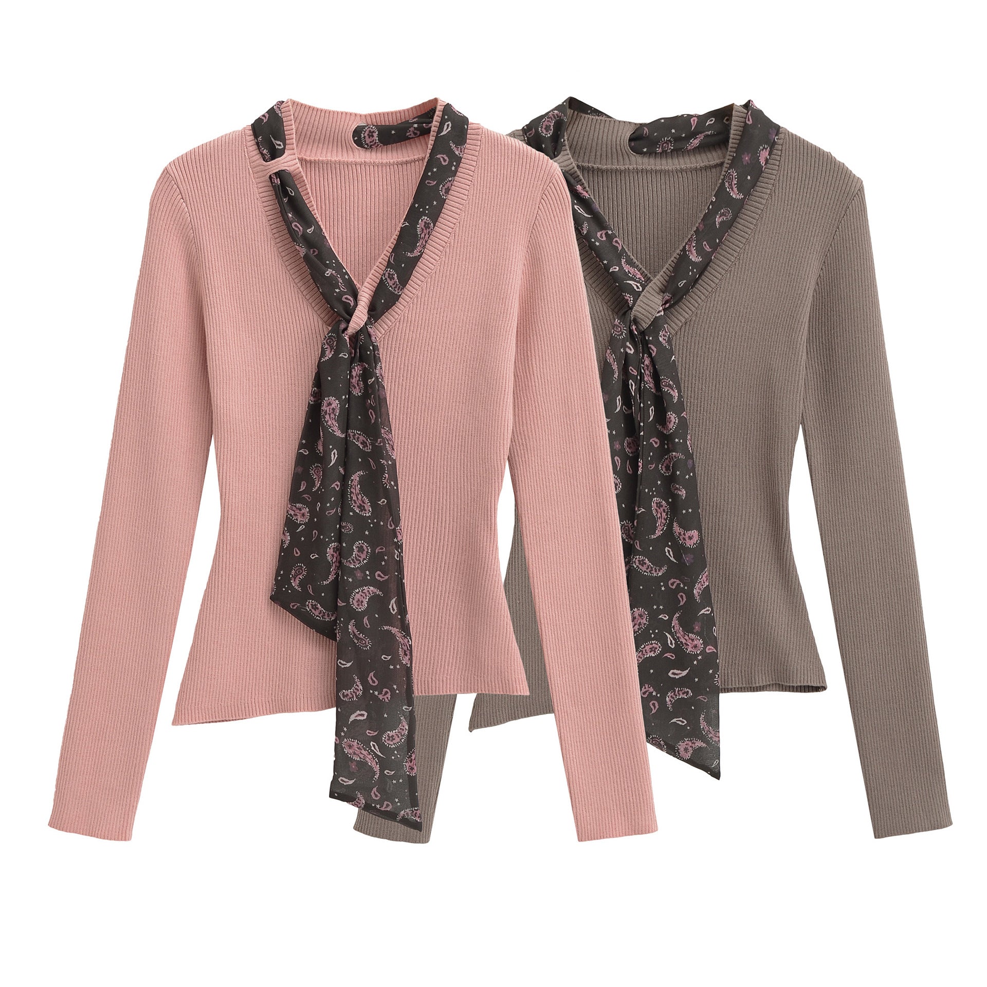 Women's fine knit pullover with threaded paisley scarf Chichicherry