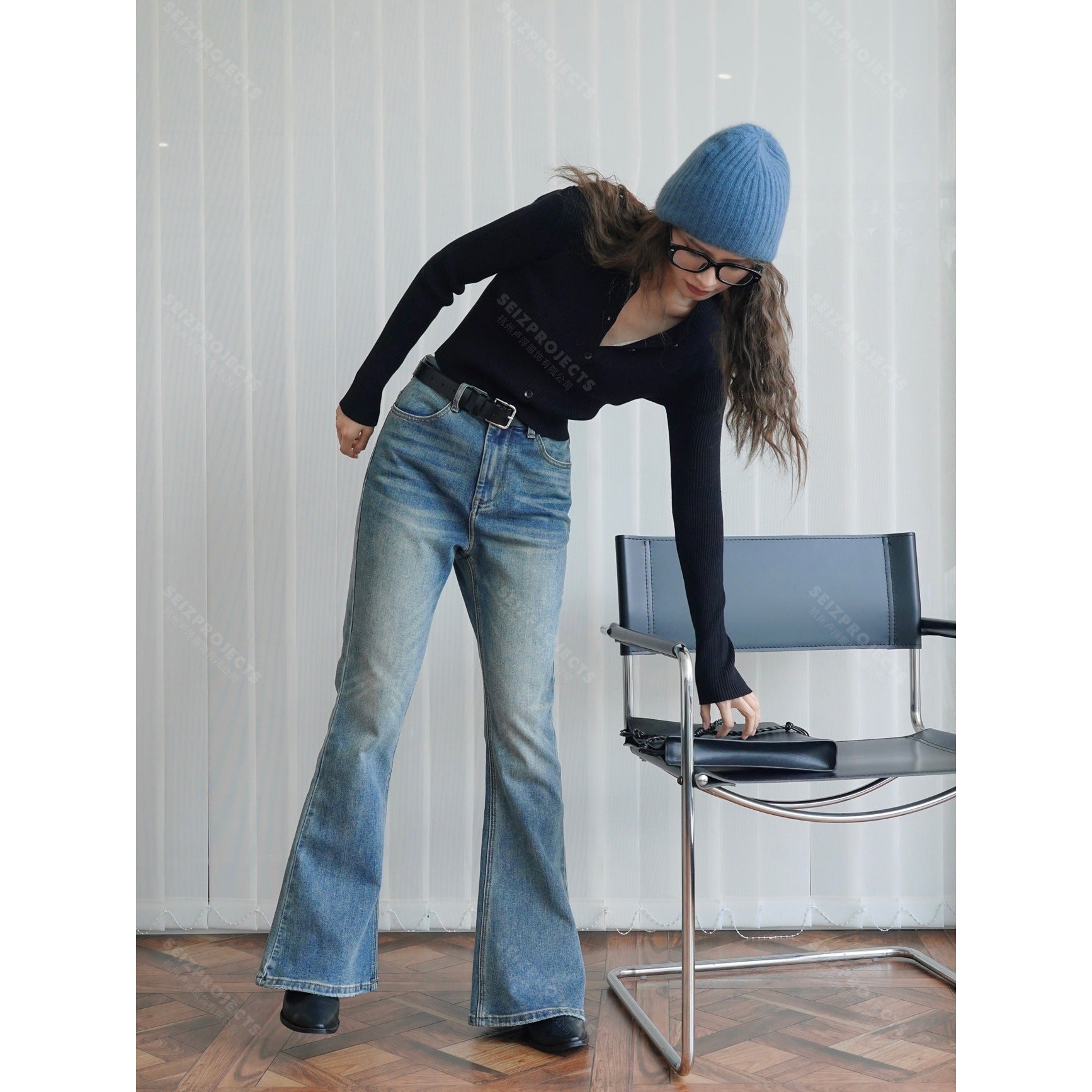 Women's Ribbed Cropped Cardigan with Button Placket and Narrow Silhouette Chichicherry