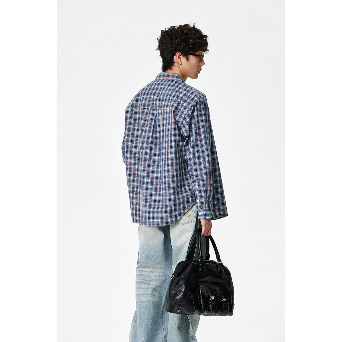 Men's Relaxed-Fit Check Shirt with Kent Collar, Curved Hem and Chest Pocket Chichicherry