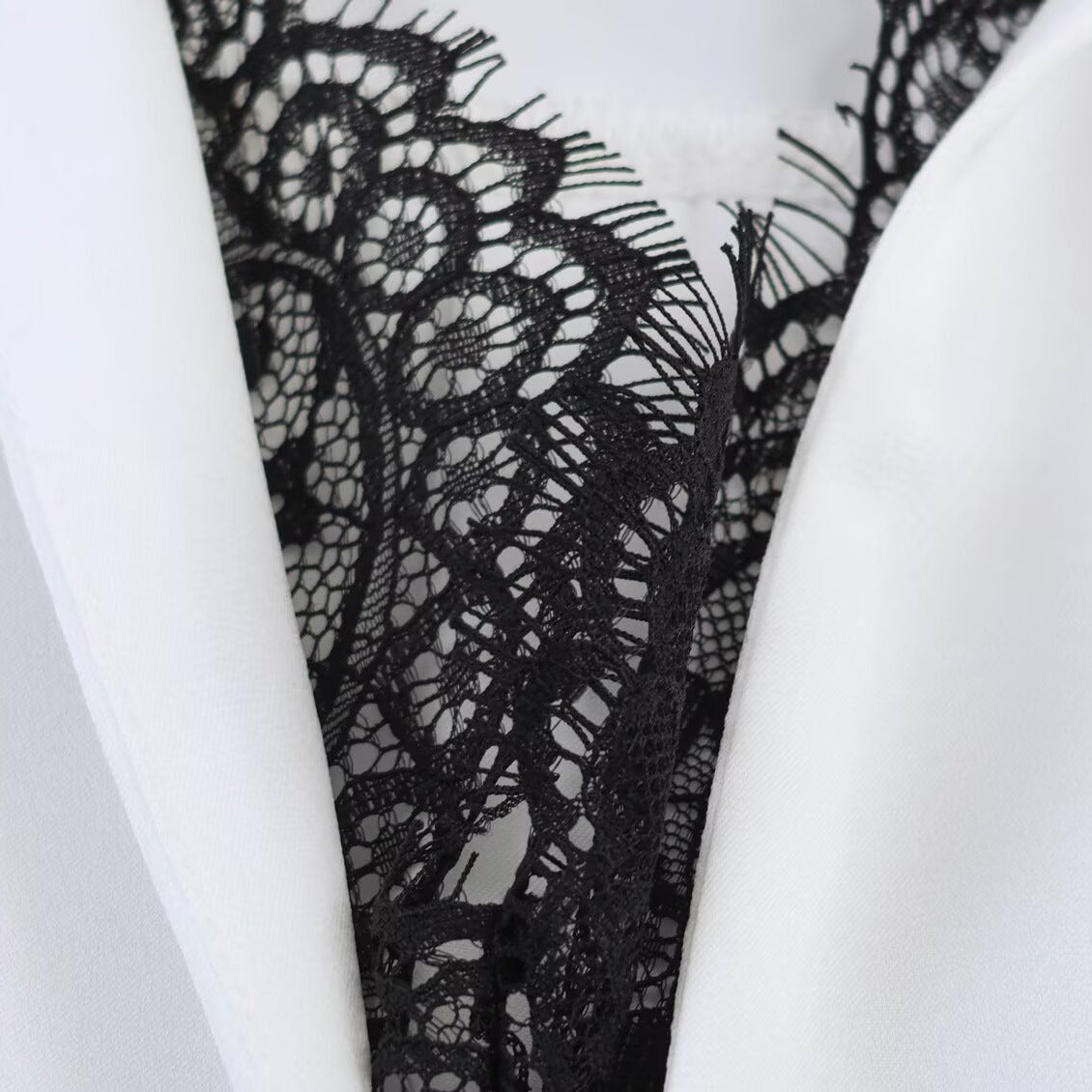 Women's Silky Oversized Blouse with Lace Insert and Shirt Collar Chichicherry