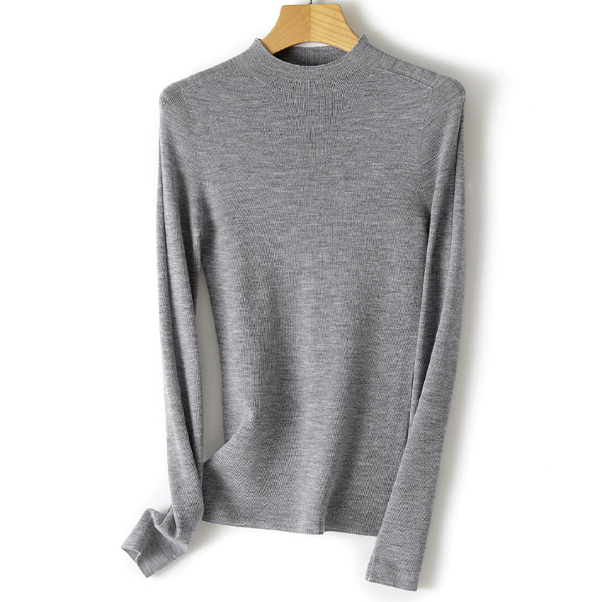 Women's fine knit pullover with stand-up collar and slim silhouette Chichicherry
