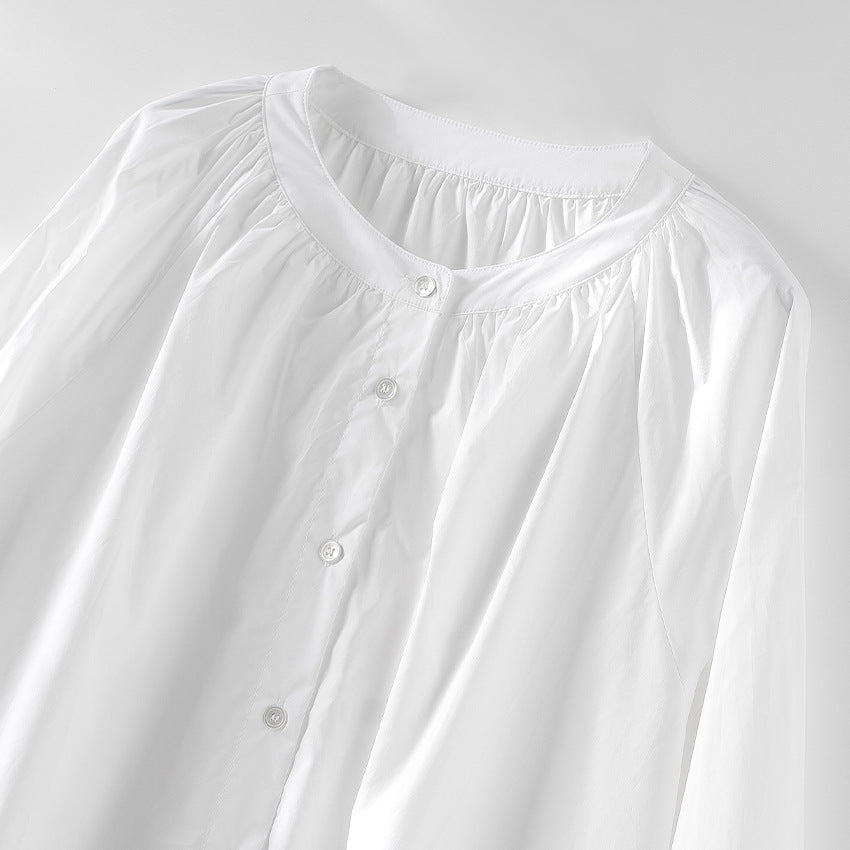 Women’s blouse with round neckline, full-button placket and gathered yoke Chichicherry