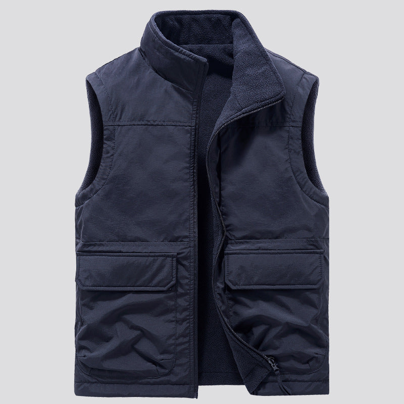 Men's outdoor utility vest with fleece lining, high stand-up collar and front flap pockets Chichicherry