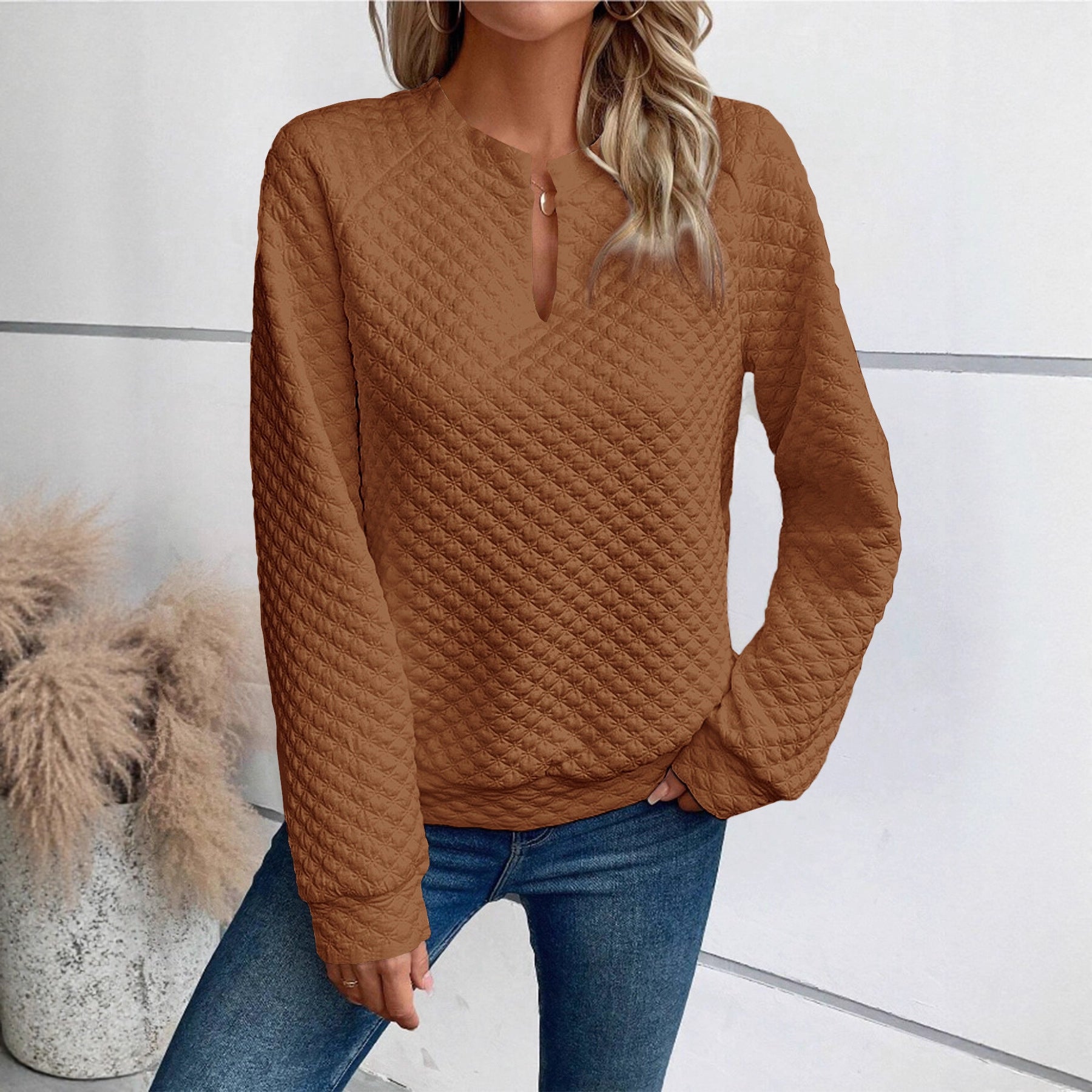 Ladies Quilted Sweater with V-Slit and Structured Diamond Look Chichicherry