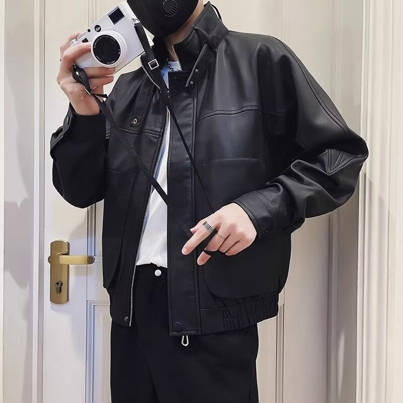 Herren Biker-inspirierte Kunstleder-Bomberjacke mit Stehkragen und elastischem Saum Chichicherry