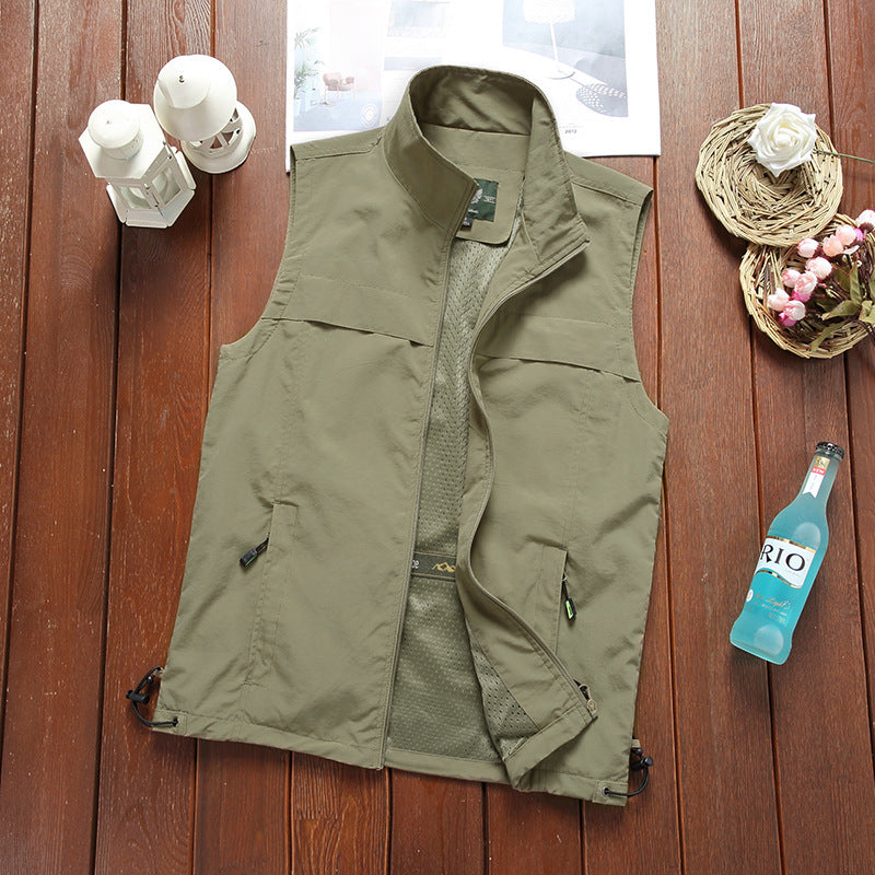 Men's utility vest with mesh lining, stand-up collar and adjustable cord hem Chichicherry