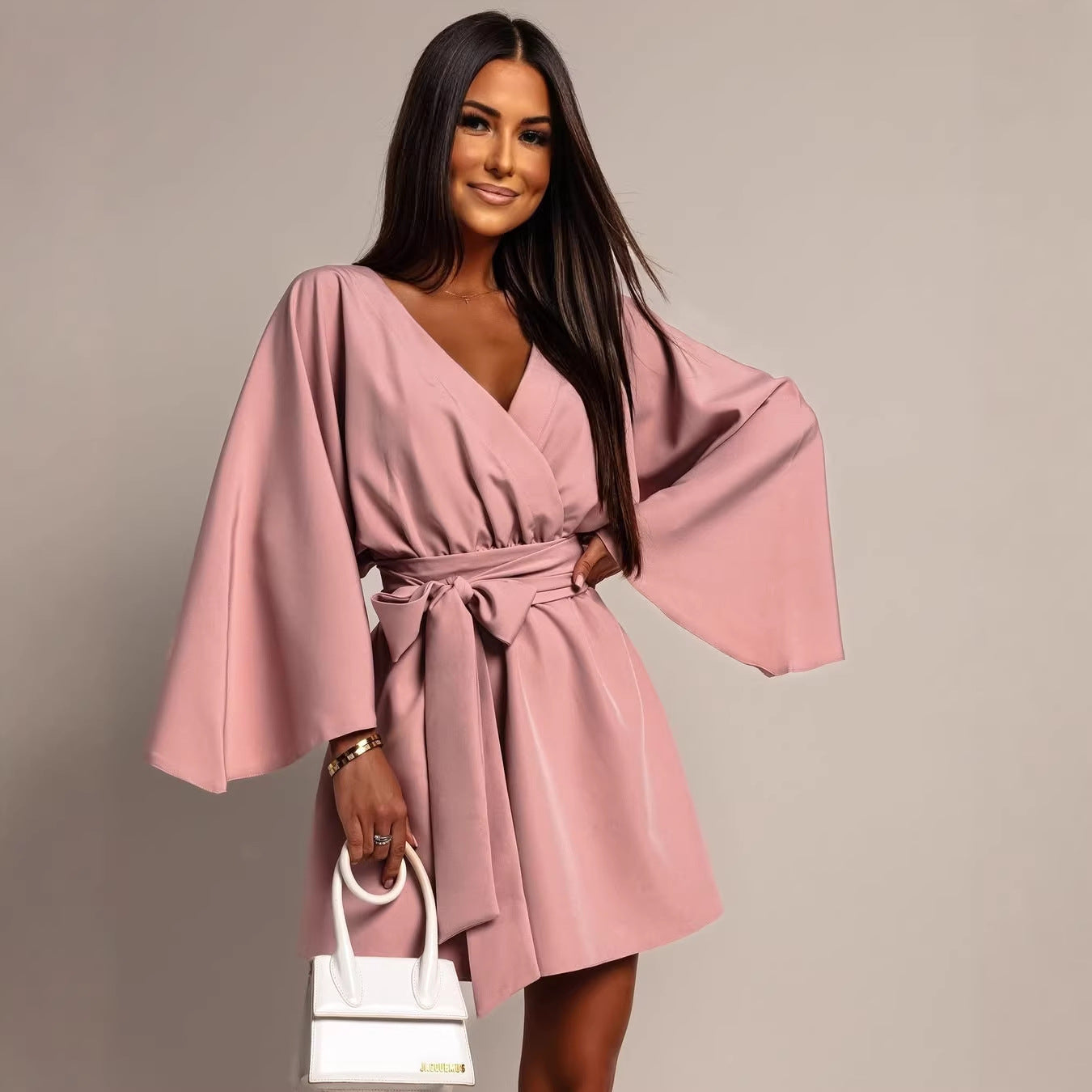 Damen Wickel-Minikleid mit Kimonoärmeln und Taillengürtel Chichicherry