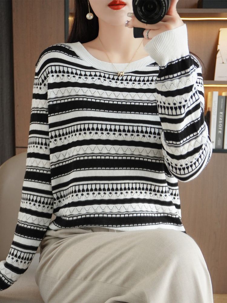 Women's Light Round Neck Fine Knit Sweater with Geometric Lattice Stripe Pattern Chichicherry