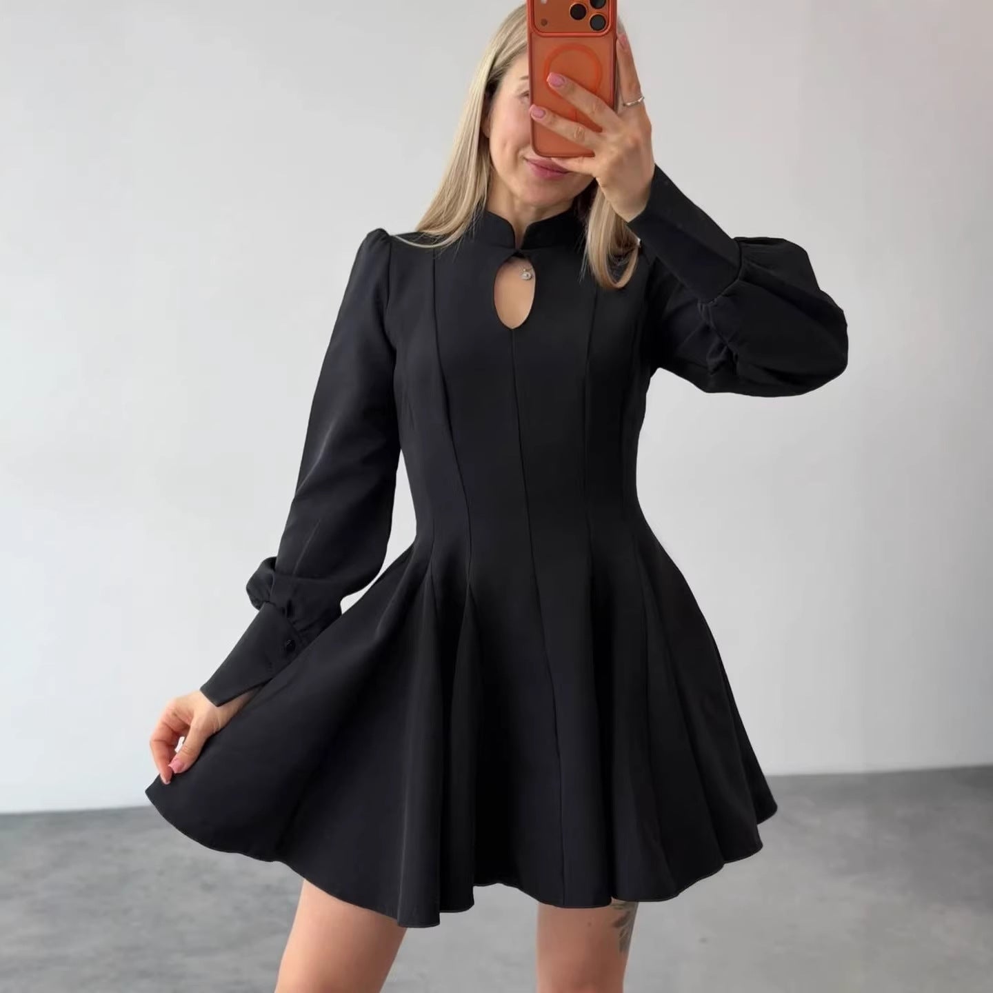 Damen A-Linien Minikleid mit Stehkragen, Schlitzdetail und Ballonärmeln Chichicherry