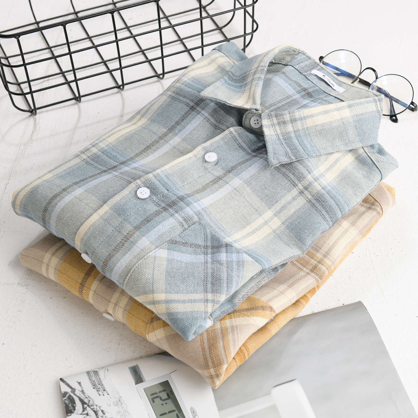 Men's Checked Lightweight Flannel Overshirt with Chest Pocket and Relaxed Fit Chichicherry