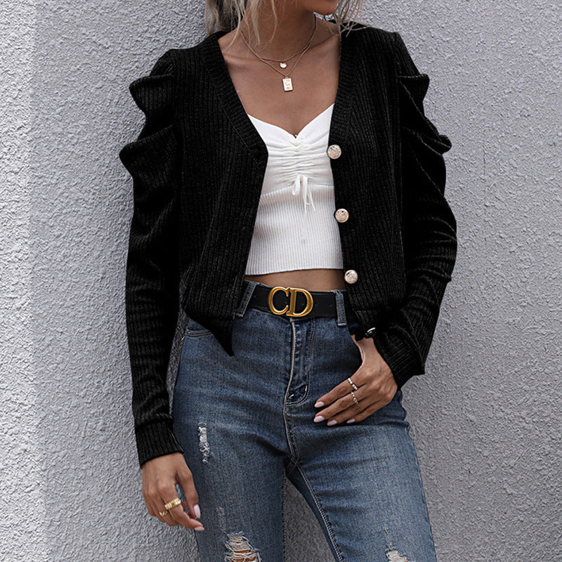 Women’s short-cut ribbed knit cardigan with gathered shoulders and decorative buttons Chichicherry