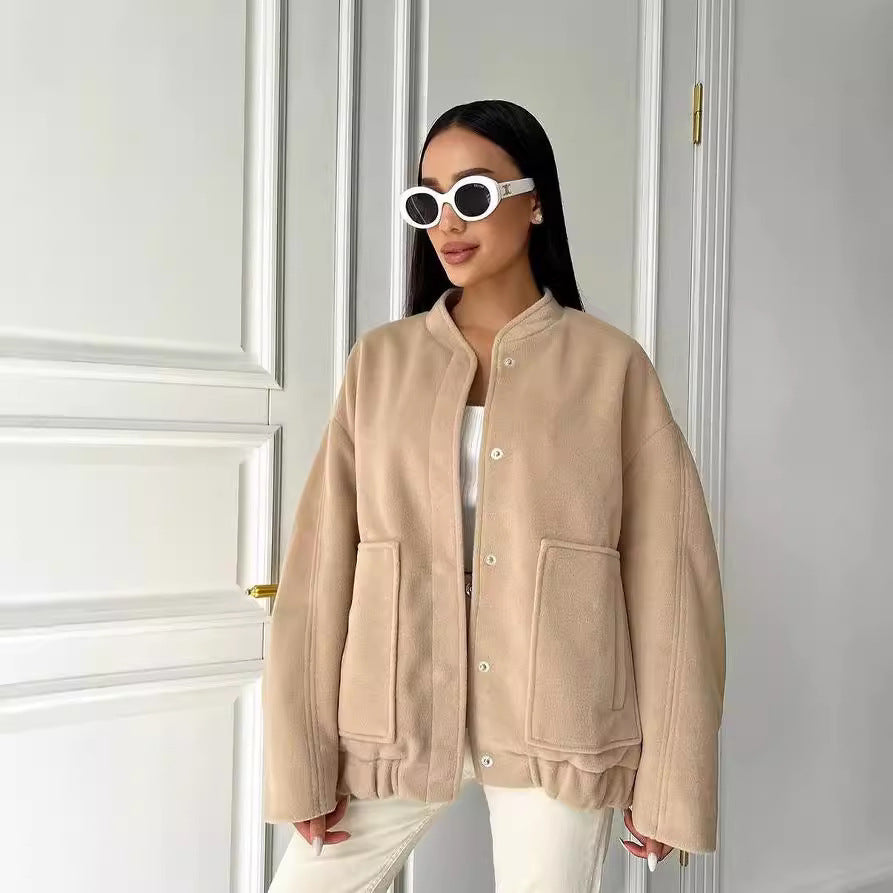 Damen Kurz geschnittener kastiger Wollmix-Blouson mit Druckknopfleiste und aufgesetzten Taschen Chichicherry