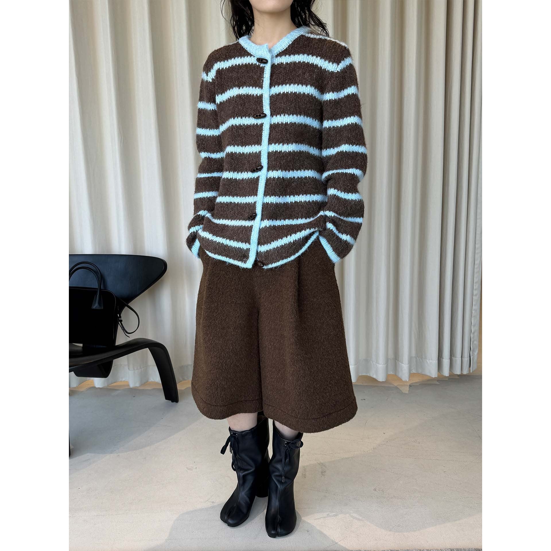 Women's Chunky Knit Short Jacket in Boxy Cut with Toggle Closures Chichicherry