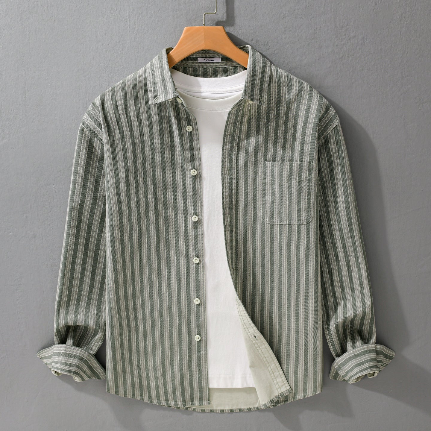 Men's shirt with button-down collar made of breathable linen-cotton blend in relaxed fit Chichicherry