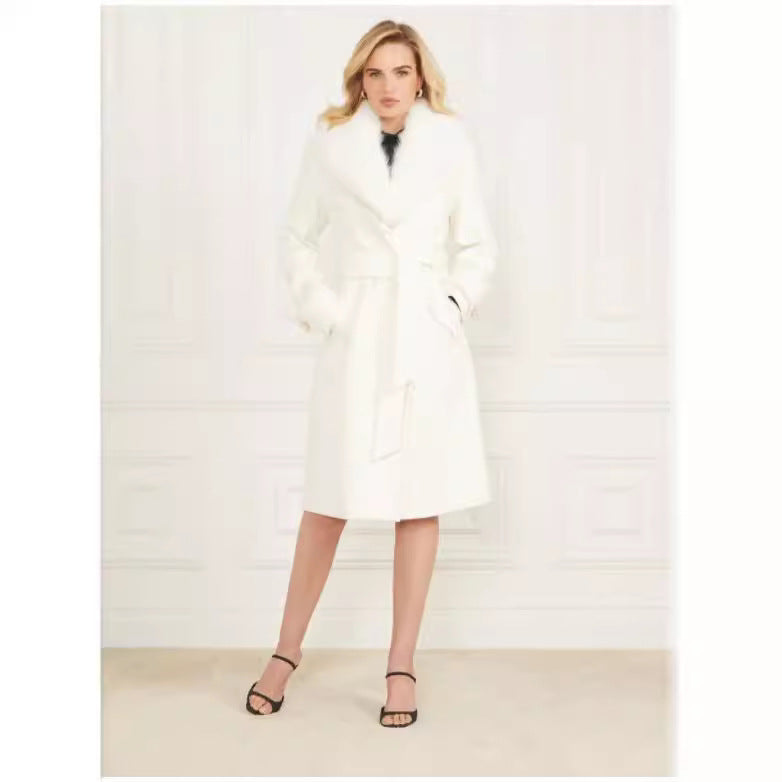 Women’s wool coat with detachable fur collar and waist belt Chichicherry
