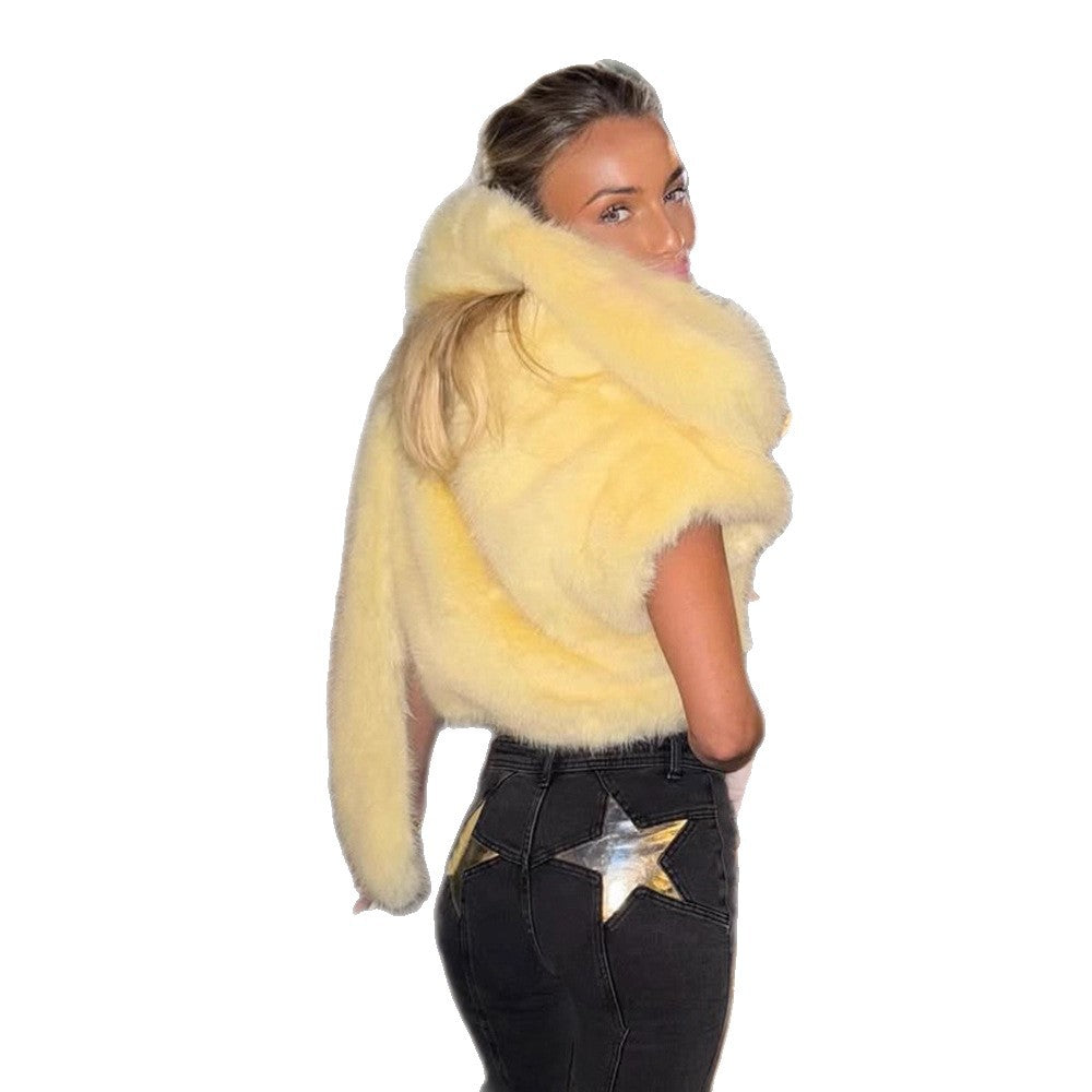 Women's Oversized Faux Fur Coat with Wide Collar and Flared Sleeves Chichicherry