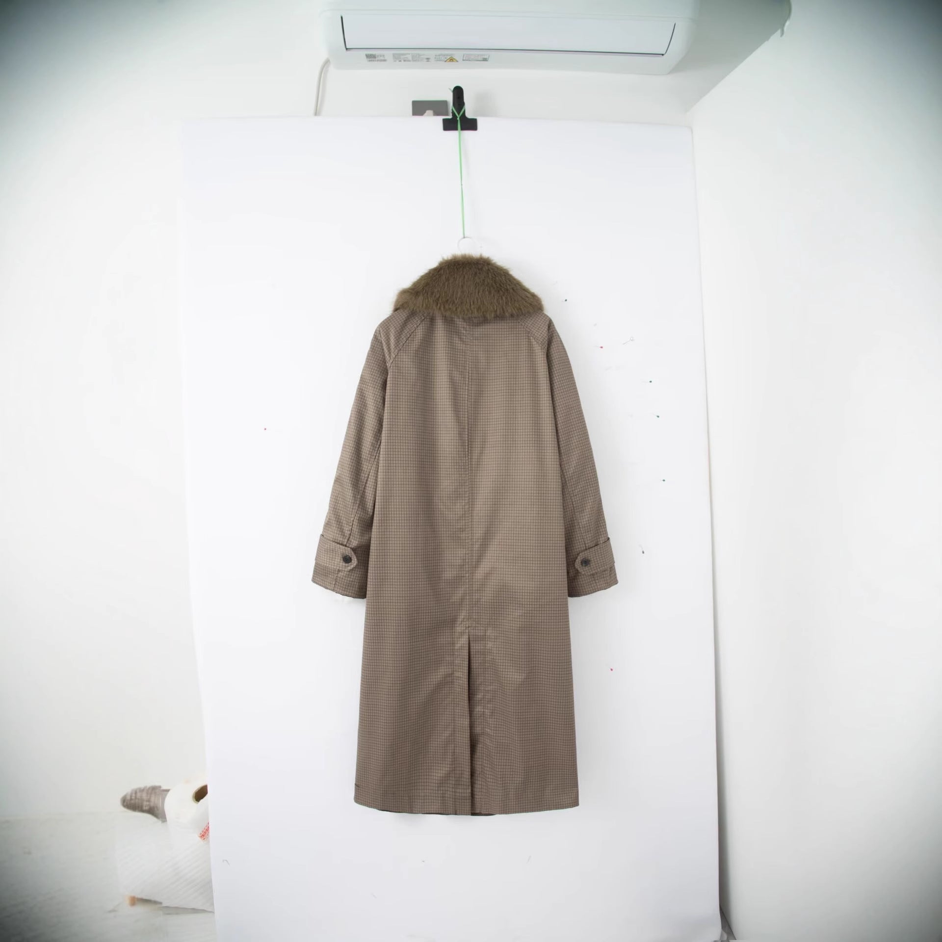 Ladies Long Glencheck Coat with Voluminous Faux Fur Collar and Straight Cut Chichicherry