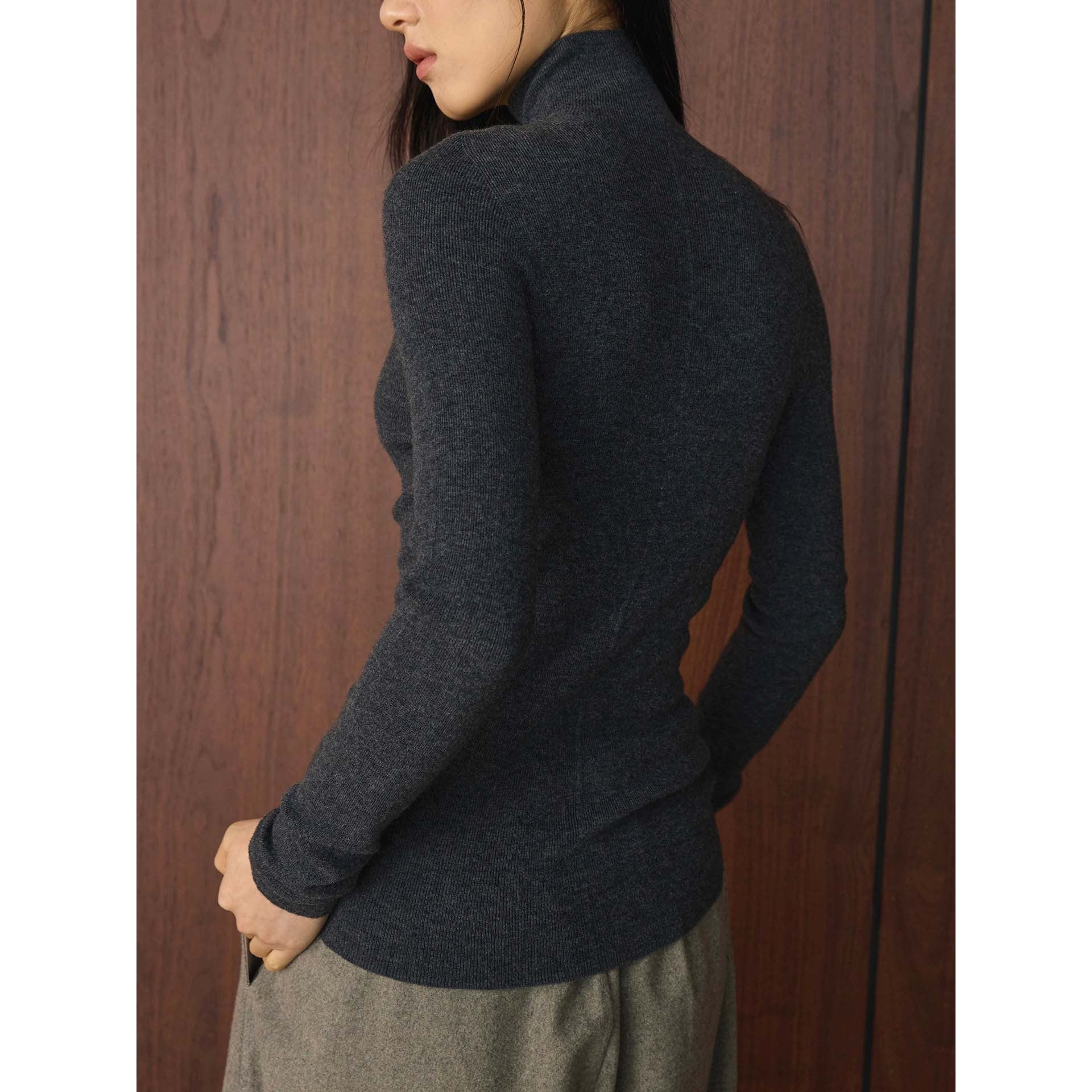 Women's Slim-Fit Turtleneck Sweater Made of Merino Mix Fine Knit Chichicherry