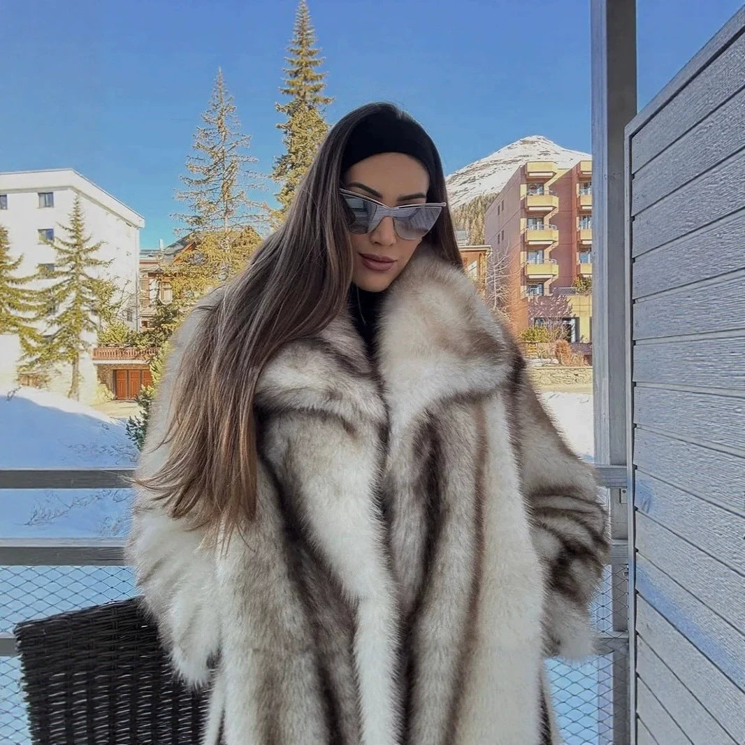 Women's Short Plush Faux Fur Jacket with Wide Shawl Collar and Straight Cut Chichicherry