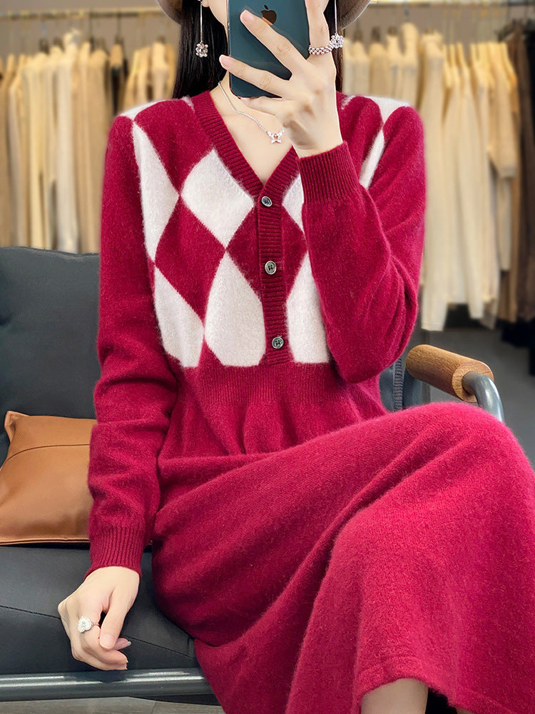 Women's knit set with V-cardigan diamond pattern and fitted midi skirt Chichicherry