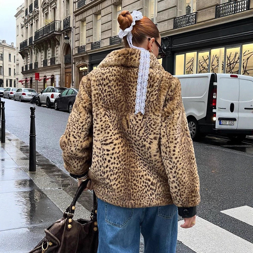 Women's Boxy Short Coat made of Faux Fur with Allover Leopard Print and Foldable Shawl Collar Chichicherry