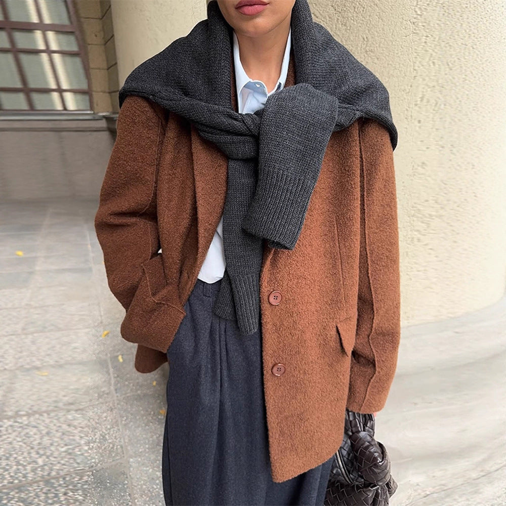 Women Boxy Wool Blend Short Coat with Textured Surface, Notched Collar & Flap Pockets Chichicherry