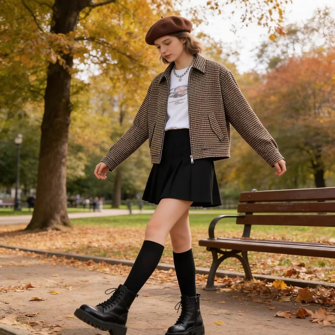 Women Boxy Short Jacket made of Wool Blend with Houndstooth Pattern, Zipper and Shirt Collar Chichicherry