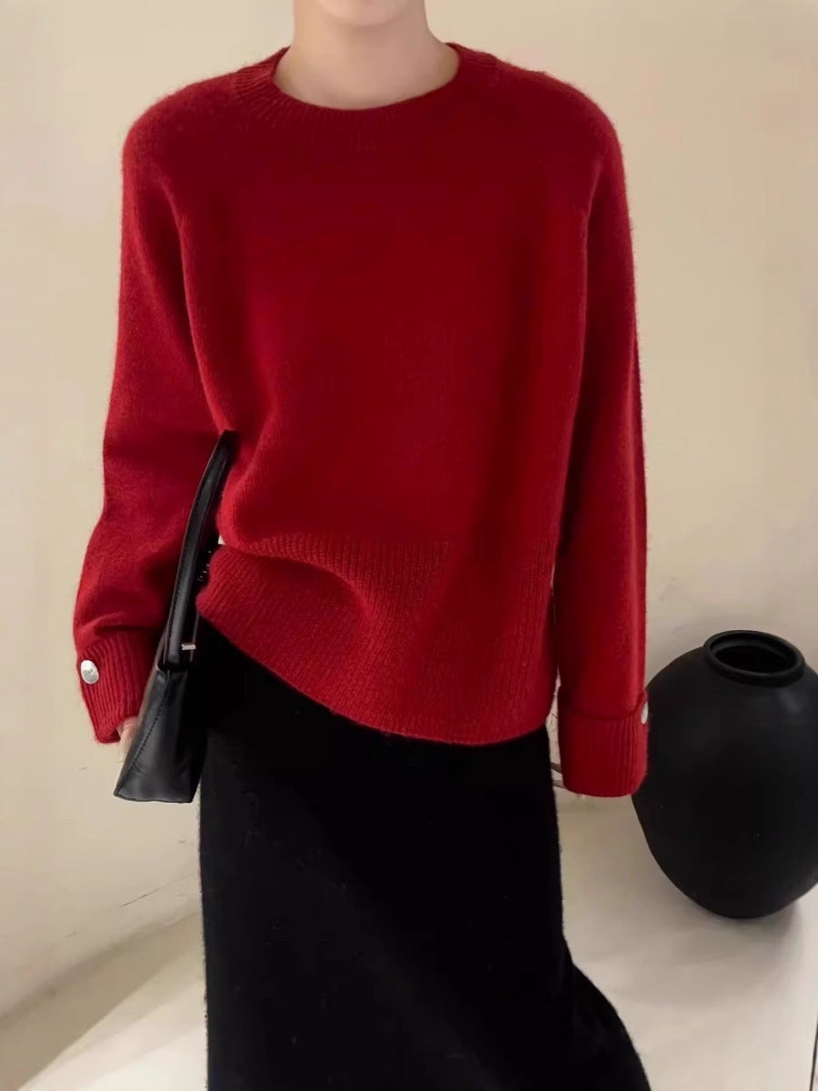 Women's Oversize Round Neck Sweater with Extended Cuffs and Decorative Button Chichicherry