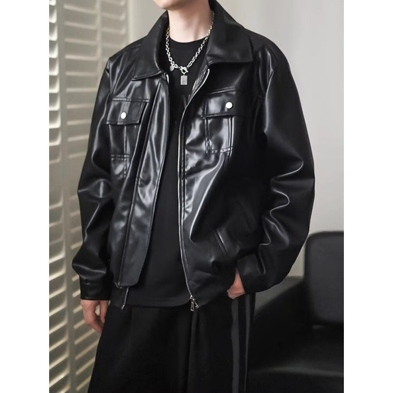 Herren Kurz geschnittene Oversized Kunstleder-Utility-Jacke mit Brustklappen und durchgehendem Reißverschluss Chichicherry
