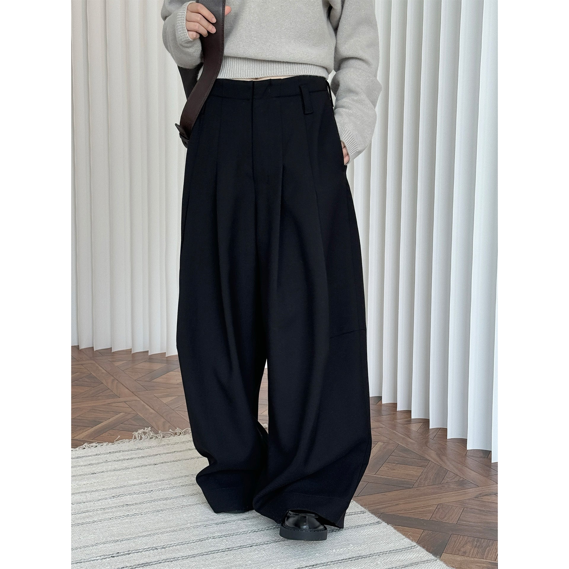 Women's wide high-waisted pleated trousers with wide leg Chichicherry
