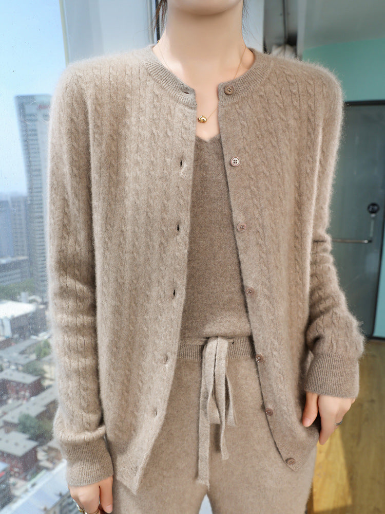 Ladies Short-Cut Fine Knit Cardigan with Subtle Structure and Round Neck Chichicherry