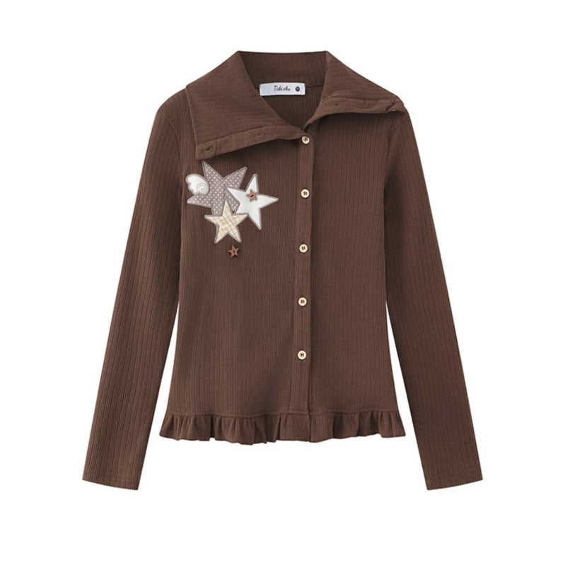 Women's cardigan with button placket, large collar, ruffled hem and star appliqués Chichicherry