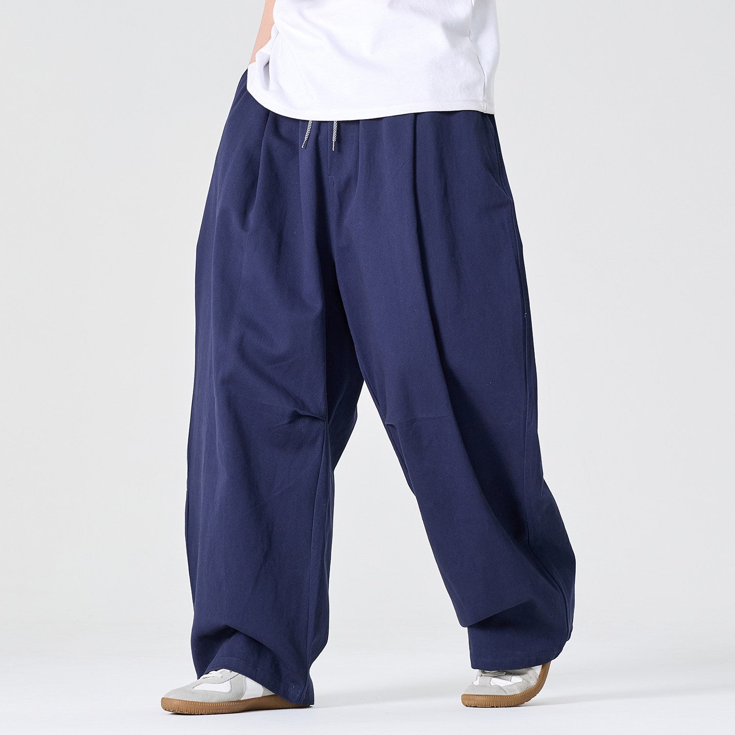 Men's Wide Relaxed-Fit Fabric Trousers with Drawstring and Pleats Chichicherry