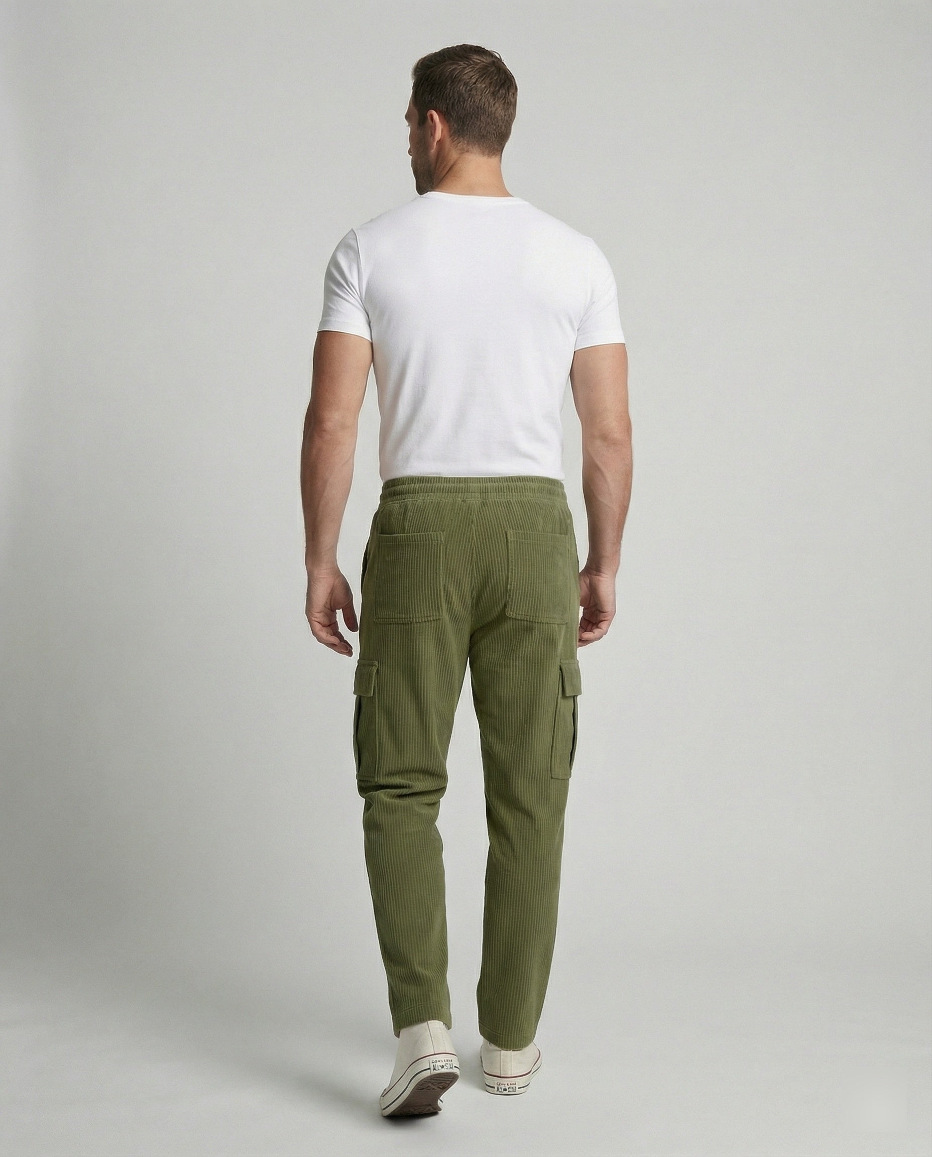Men's cargo pants with elastic waistband