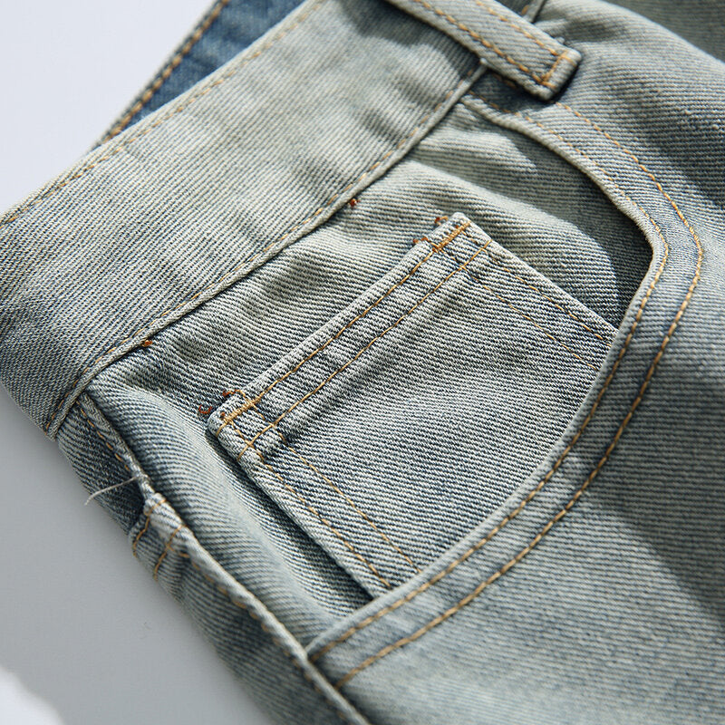 Unisex Relaxed-Fit Vintage-Jeans with high waist and distinctive ripped knee section Chichicherry