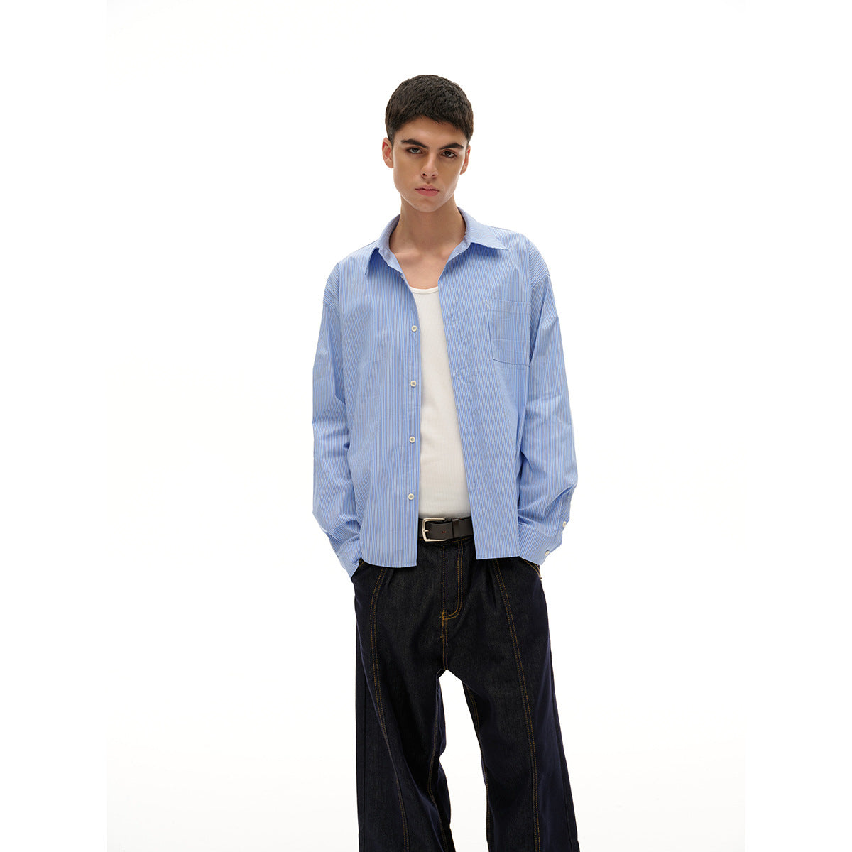 Women's oversized shirt blouse in boxy cut with breast pocket Chichicherry