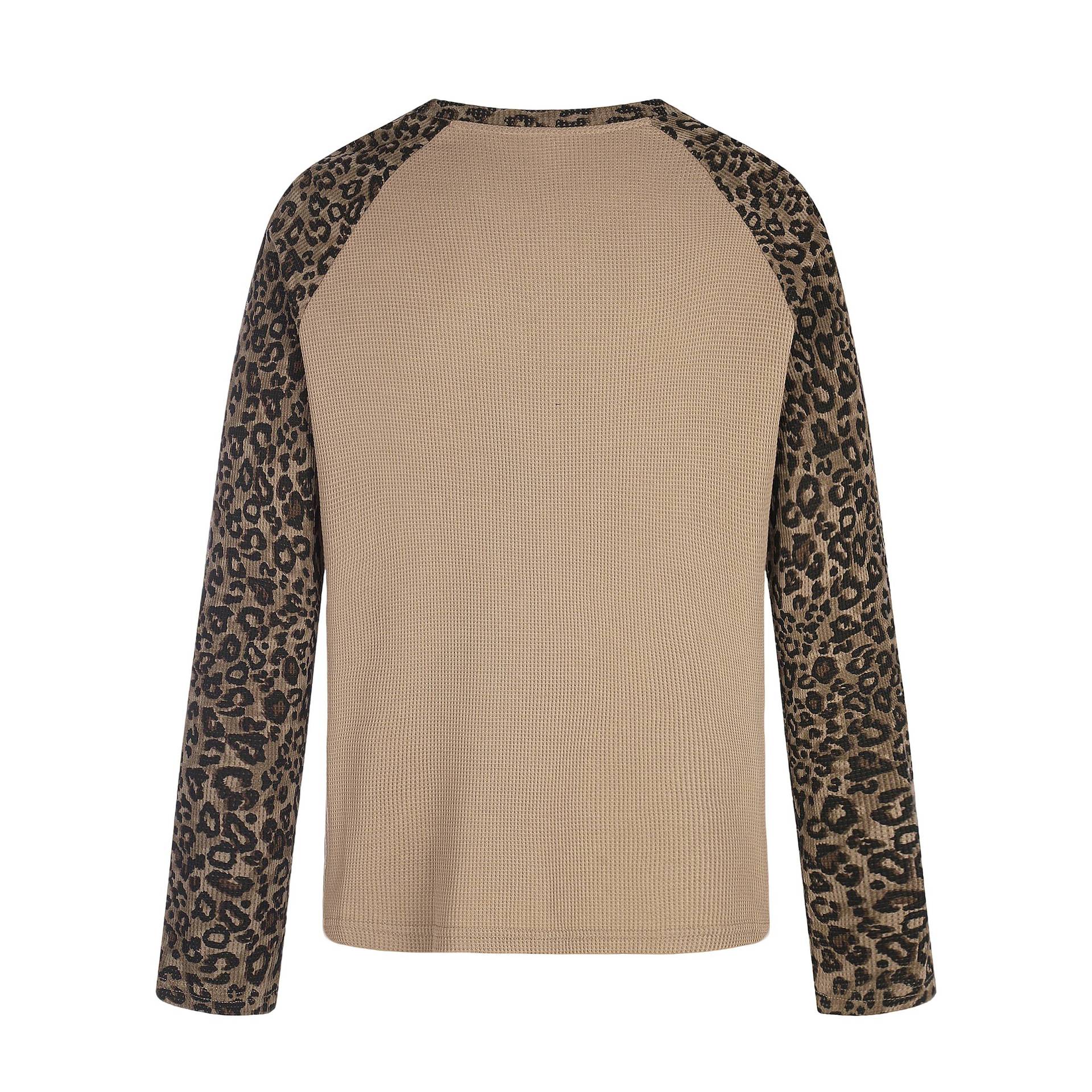 Women's Long Sleeve Shirt in Baseball Style with Leopard Sleeves and Graphic Print Chichicherry