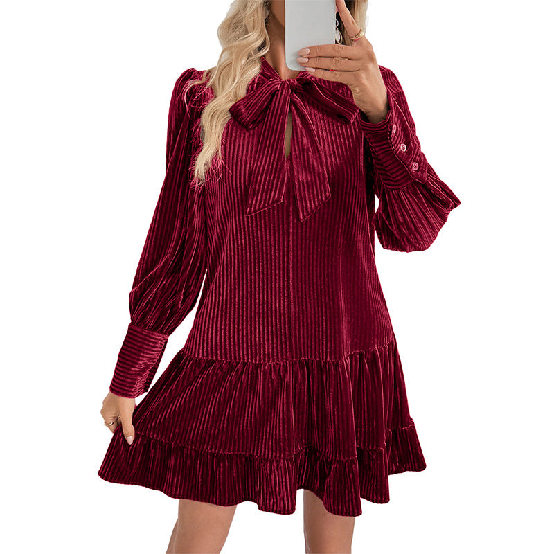 Ladies velvet dress with pleated structure, bow collar and tiered skirt Chichicherry