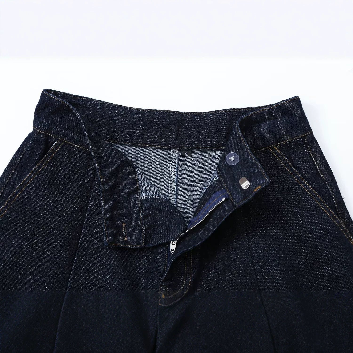 Women's high-waisted wide denim trousers with pleats and central crease Chichicherry