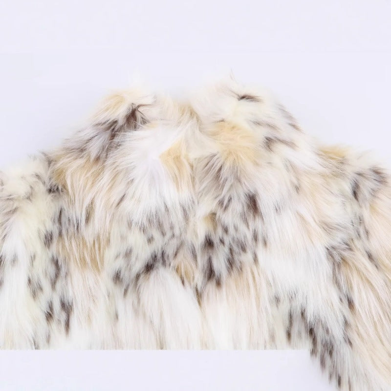 Women Short Cut Faux Fur Jacket with Stand Collar and Voluminous Faux Fur Chichicherry