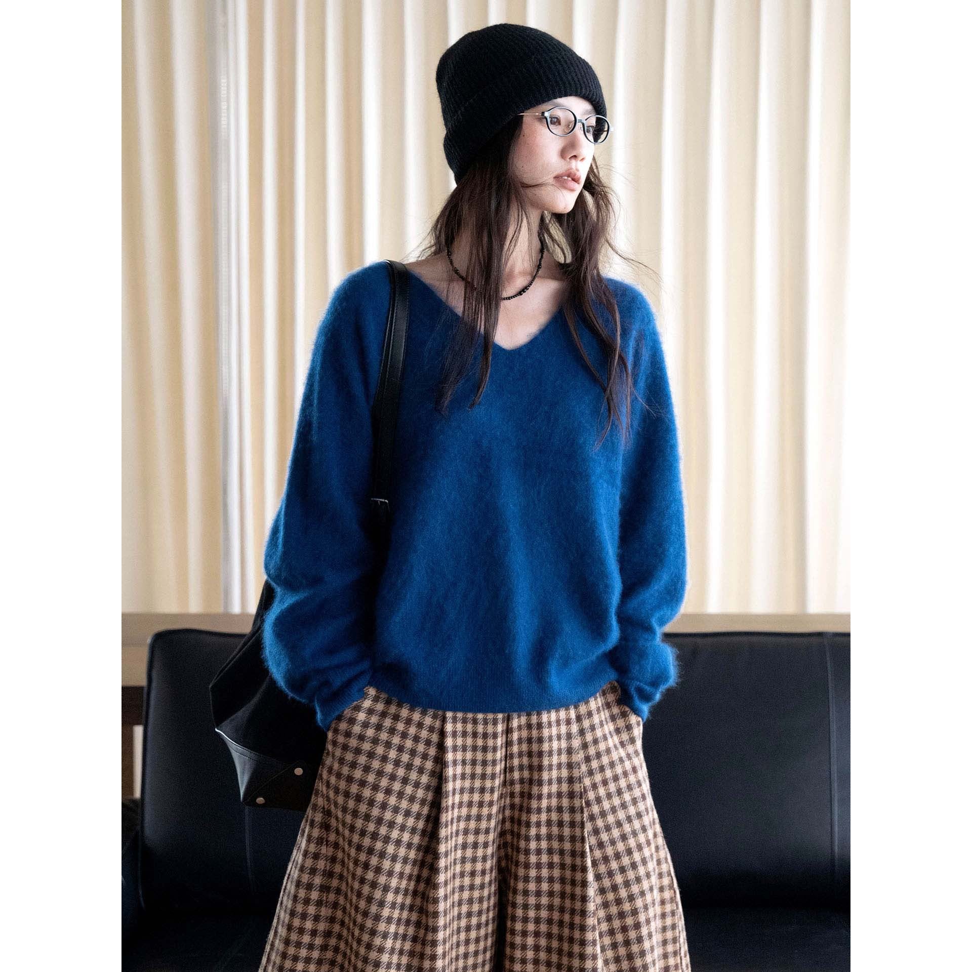 Women's Fluffy Mohair Blend Round Neck Sweater in Oversized Cut Chichicherry