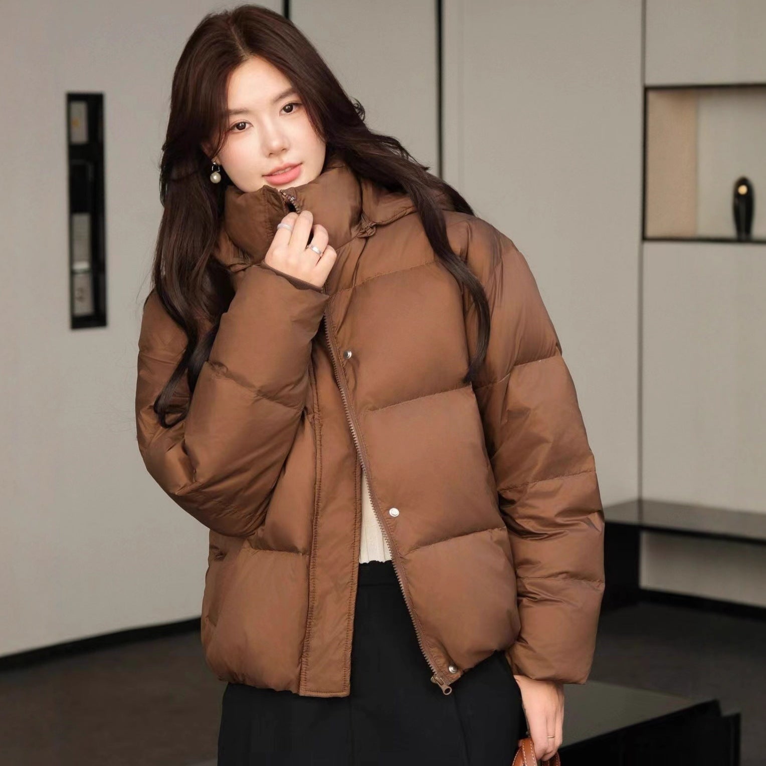 Ladies short-cut oversized quilted jacket with XXL hood and thermal insulation Chichicherry