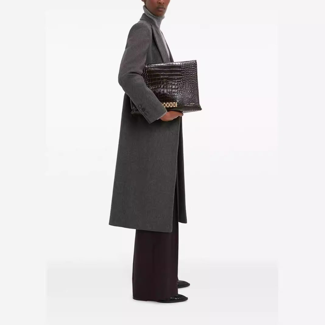 Women's double-breasted long coat in tailoring look with slim silhouette and distinctive shoulder Chichicherry