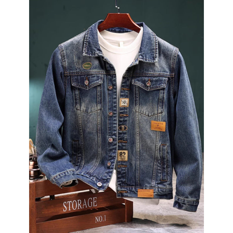 Herren Vintage-gewaschene Denimjacke mit Markenpatches, Brustklappen und geradem Schnitt Chichicherry