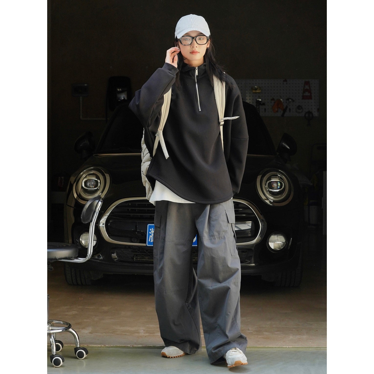 Women's Oversized Half-Zip Sweatshirt with High Stand Collar and Relaxed Silhouette Chichicherry